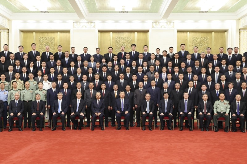 0924习近平在接见探月工程嫦娥六号任务参研参试人员代表时发表重要讲话强调 再接再厉乘势而上 加快建设航天强国 并参观月球样品和探月工程成果展览2.jpg 0924习近平在接见探月工程嫦娥六号任务参研参试人员代表时发表重要讲话强调 再接再厉乘势而上 加快建设航天强国 并参观月球样品和探月工程成果展览2.jpg