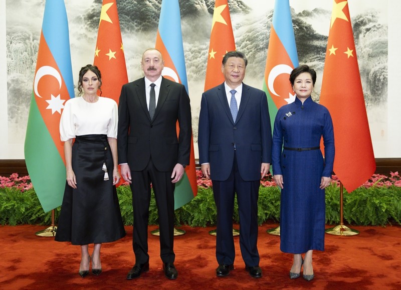 习近平同阿塞拜疆总统阿利耶夫会谈.jpg 习近平同阿塞拜疆总统阿利耶夫会谈.jpg