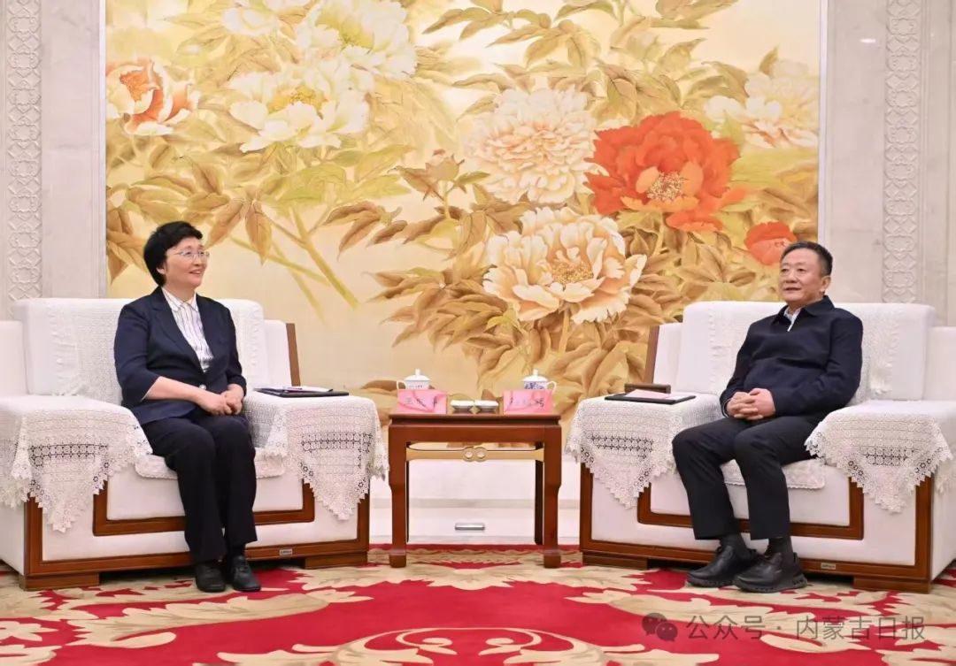 孙绍骋会见人力资源和社会保障部党组书记、部长王晓萍1.jpg