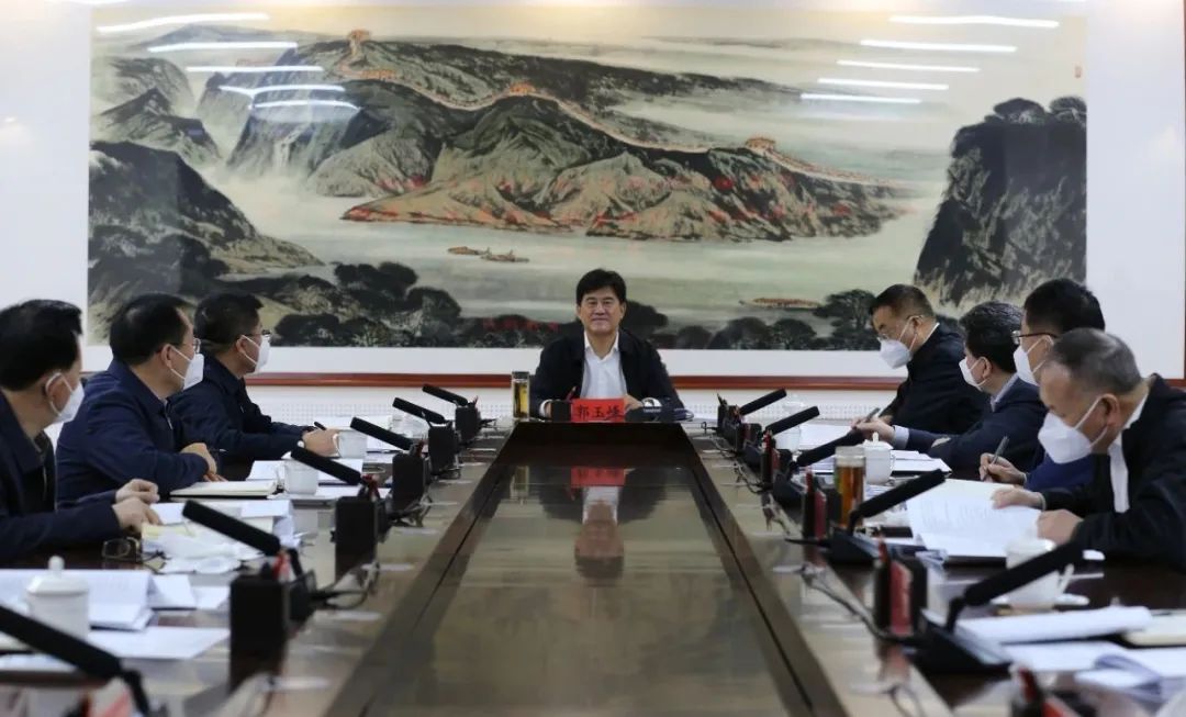 自治区住房和城乡建设厅召开党组（扩大）会议暨“五个大起底”行动专项巡视整改工作领导小组会议1.jpg