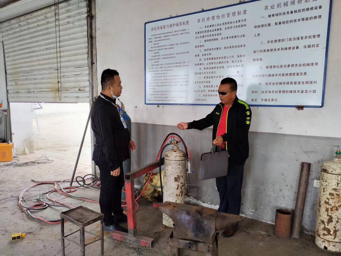 呼伦贝尔市深入开展工伤预防“一企一策” 式调研2.png