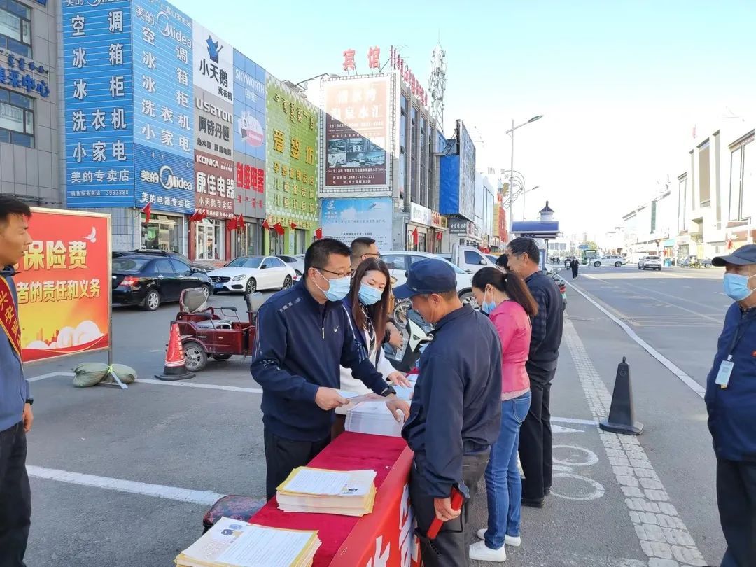 兴安盟：社保宣传进企入户 参保扩面提质增效 2.jpg