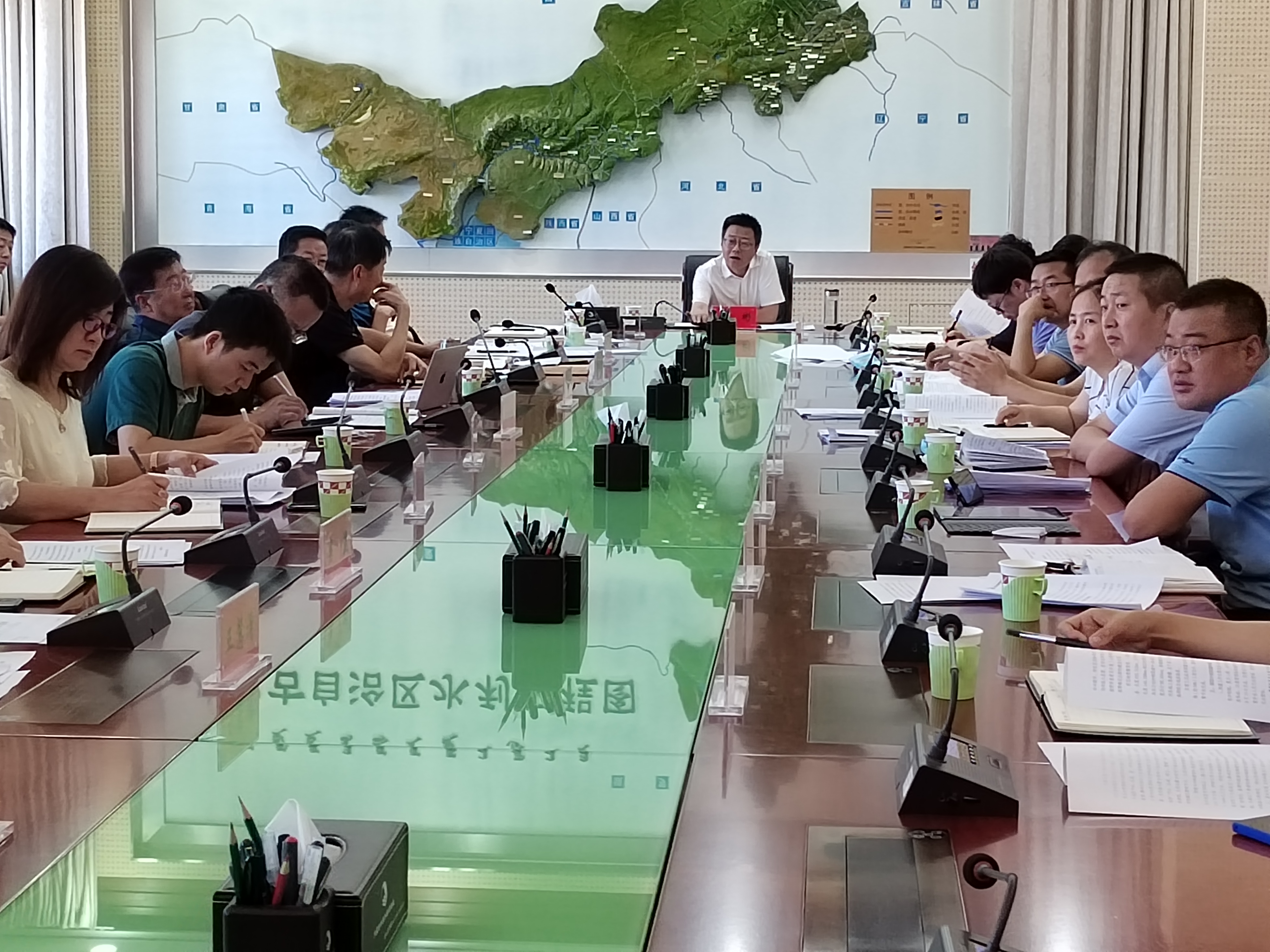 十三次会议2.jpg