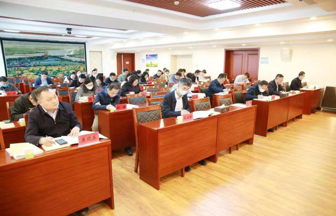 读书班集体学习3.jpg