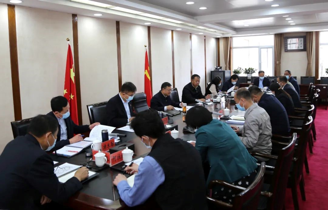 自治区民委召开党组会议传达学习习近平总书记在庆祝中国共产主义青年团成立100周年大会上的重要讲话2.jpg