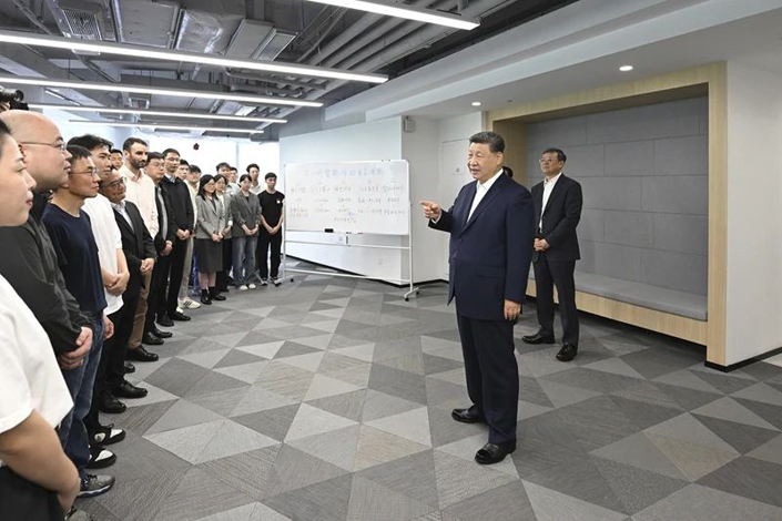 习近平在上海考察时强调：加快建成具有全球影响力的科技创新高地2.jpg