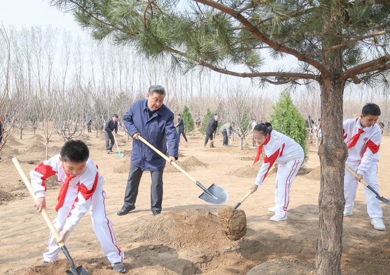 0407习近平在参加首都义务植树活动时强调：全民植树增绿 共建美丽中国.jpg