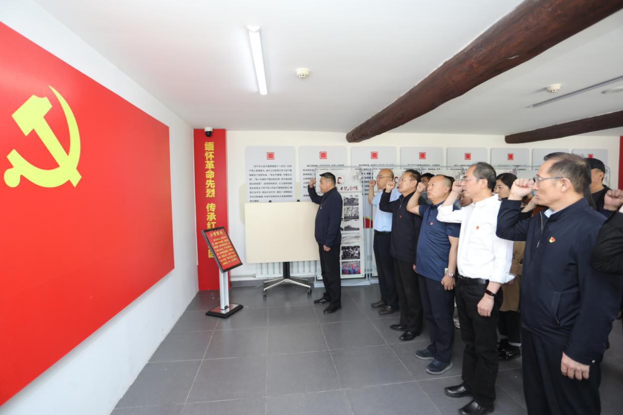 自治区统计局开展“铸牢中华民族共同体意识全方位建设‘模范自治区’”主题党日活动2.png