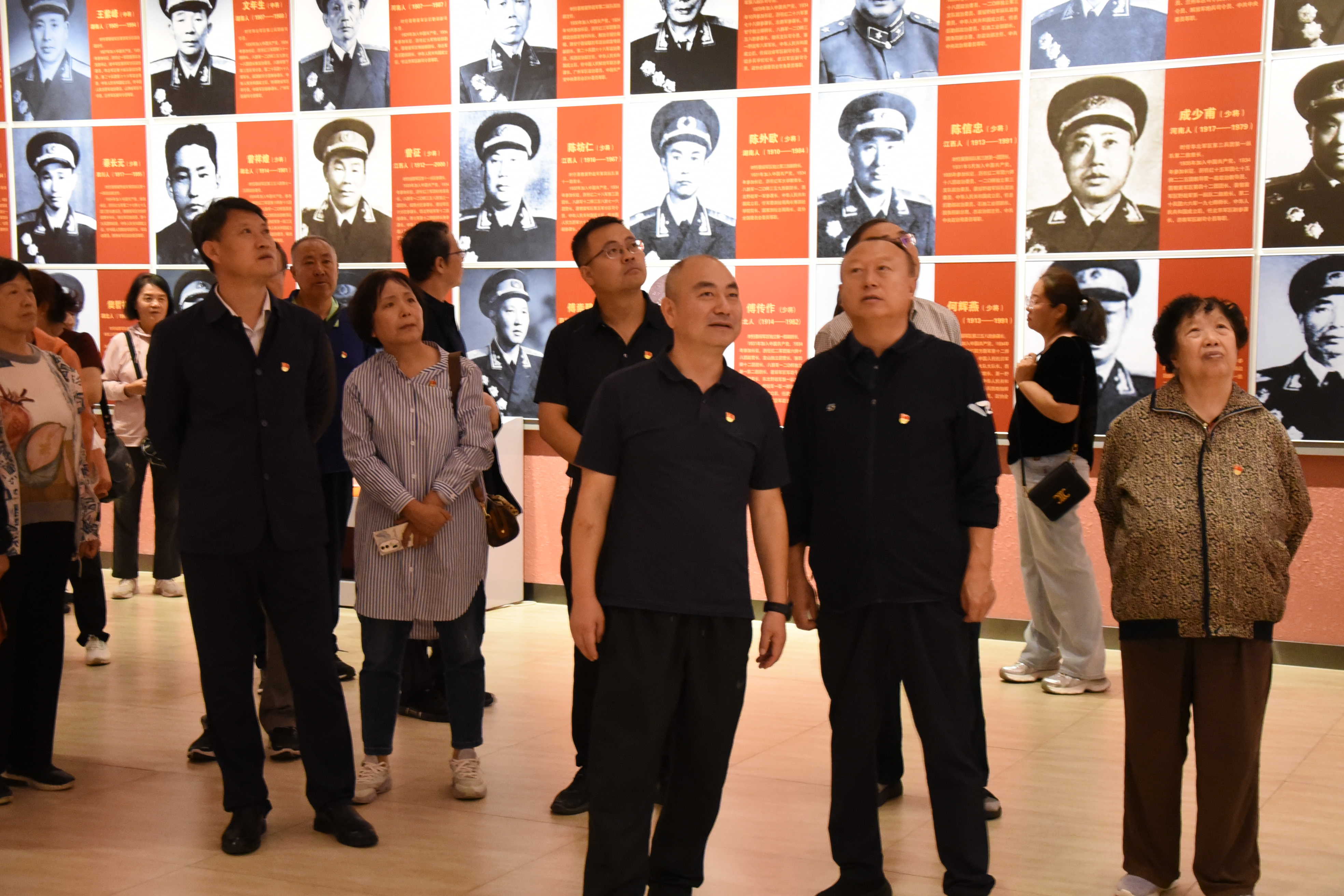 自治区统计局离退休处党总支开展“感党恩 听党话 跟党走”主题党日活动3.jpg