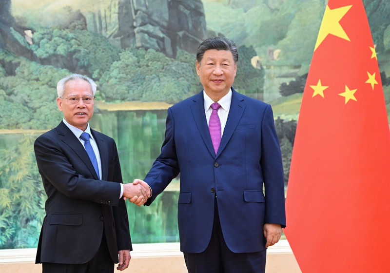 习近平会见澳门特别行政区候任行政长官岑浩辉.jpg