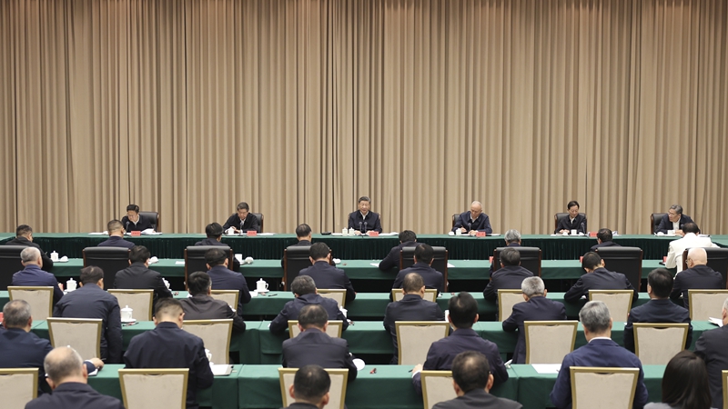 习近平在听取海南省委和省政府工作汇报时强调：紧紧围绕建设“三区一中心”的战略定位 奋力谱写中国式现代化海南篇章1.jpg