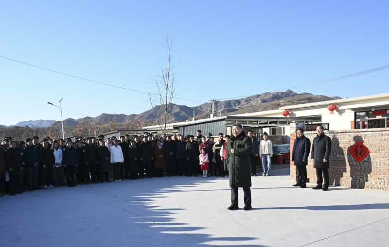 习近平春节前夕赴辽宁看望慰问基层干部群众 向全国各族人民致以美好的新春祝福 祝各族人民幸福安康 祝伟大祖国繁荣昌盛3.jpg