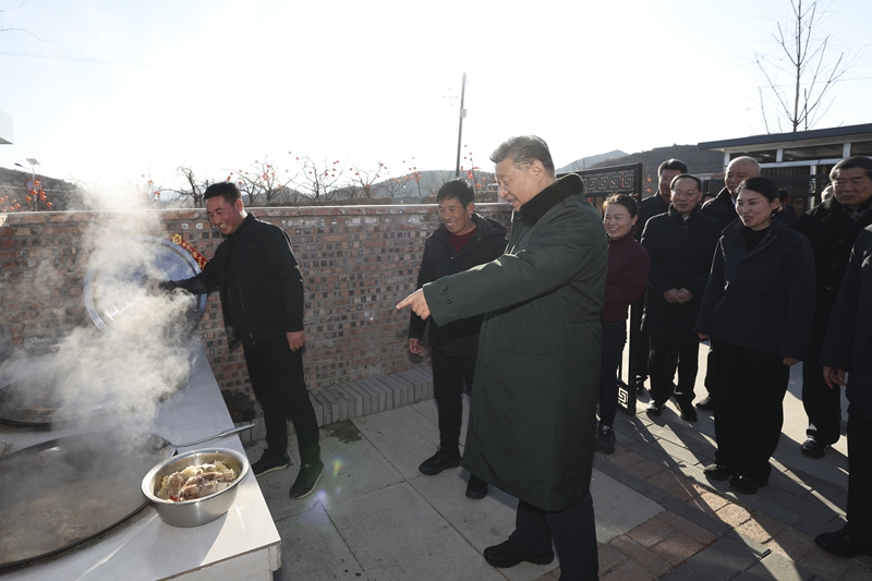 习近平春节前夕赴辽宁看望慰问基层干部群众 向全国各族人民致以美好的新春祝福 祝各族人民幸福安康 祝伟大祖国繁荣昌盛13.jpg
