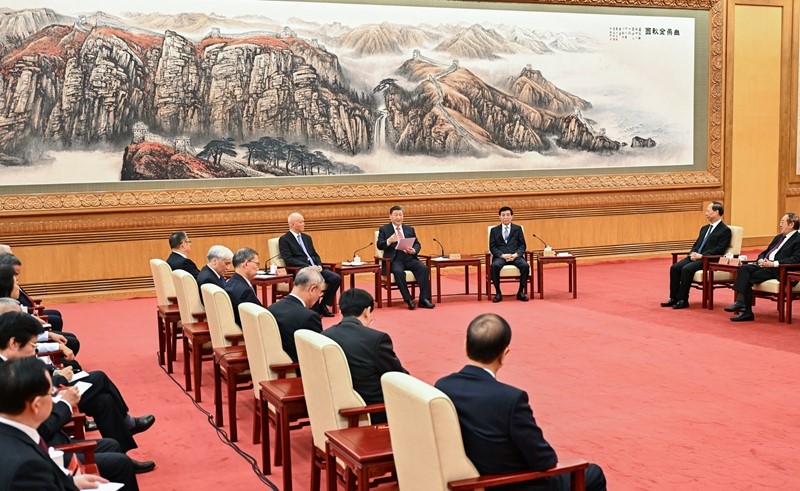 习近平同党外人士共迎新春.jpg