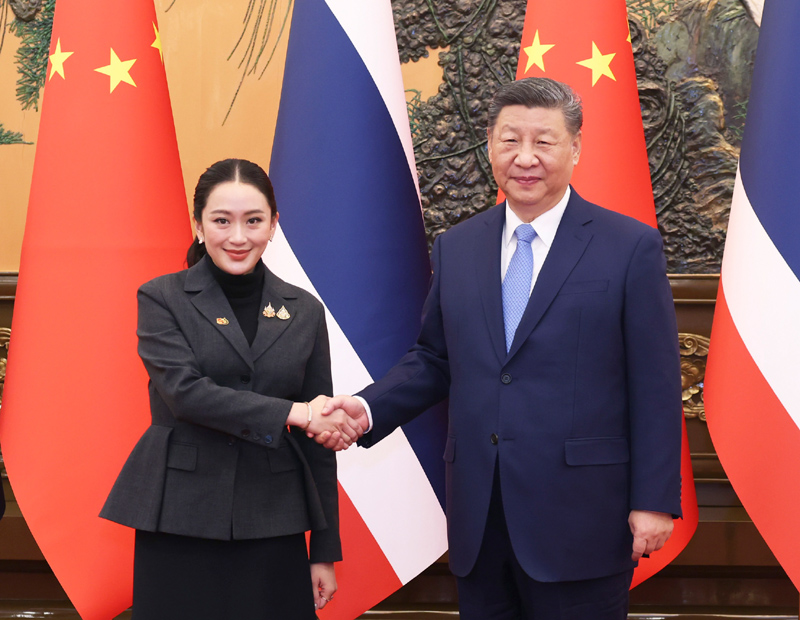 习近平会见泰国总理佩通坦.jpg