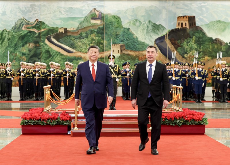 习近平同吉尔吉斯斯坦总统扎帕罗夫会谈5.jpg