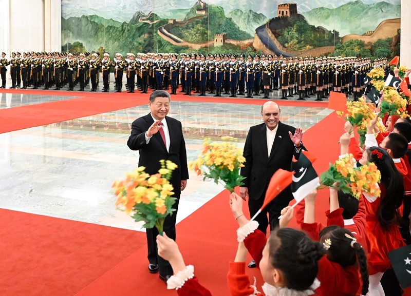 习近平同巴基斯坦总统扎尔达里会谈6.jpg