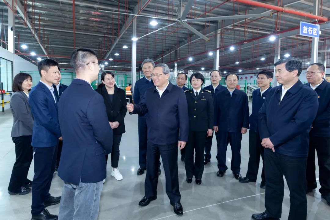 李强1.jpg