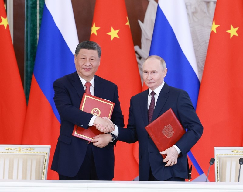习近平同俄罗斯总统普京会谈2.jpg
