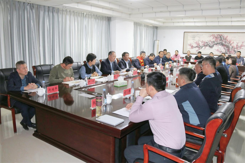 干部荣誉退休座谈会2.png 干部荣誉退休座谈会2.png